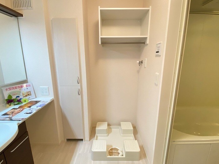 物件内観写真13　(洗濯機置場)