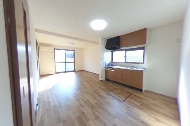 物件内観写真2　(2022年2月撮影)