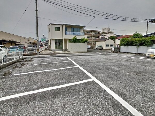 駐車場(2023年6月撮影※現況を優先致します。)