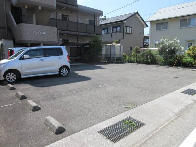 物件外観写真2　(現況と異なる場合は現況を優先します)