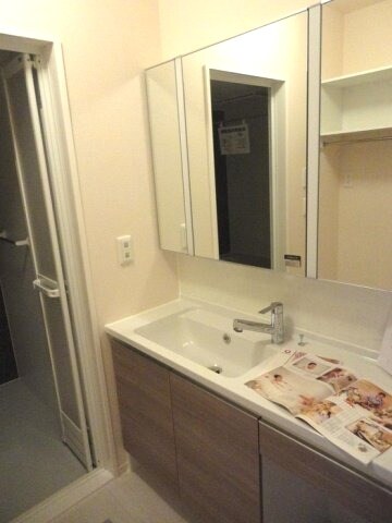 物件内観写真7　(洗髪洗面化粧台)