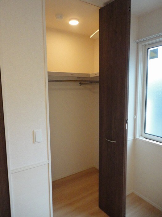 物件内観写真9　(ウォークインクローゼット)