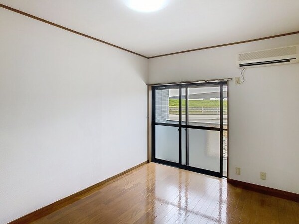 居室(2025年5月撮影※現況を優先致します。)