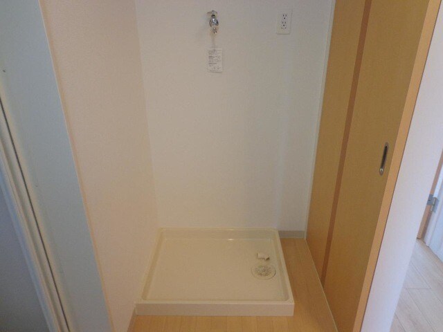 物件内観写真8　(洗濯機置場)