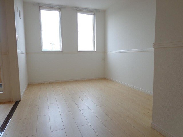 物件内観写真12　(洋室)