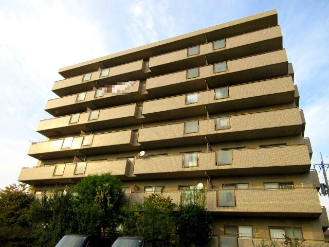 物件外観写真1　(2016年10月撮影)