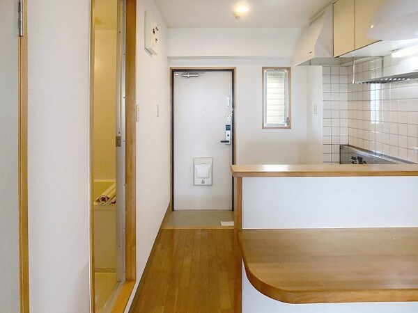 玄関(2025年5月撮影※現況を優先致します。)