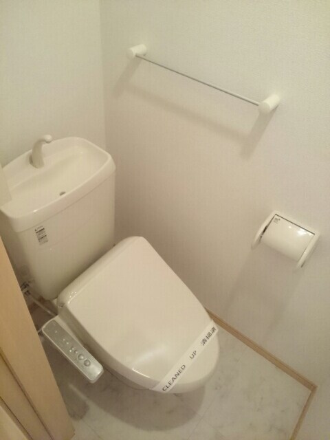 物件内観写真6　(トイレ)