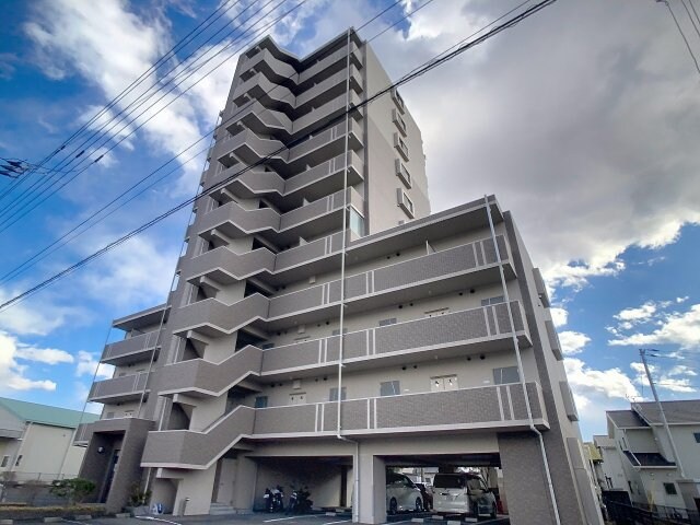 物件外観写真1　(現況と異なる場合は現況を優先します。)