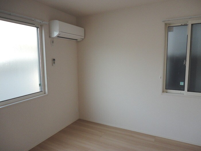 物件内観写真6　(洋室)