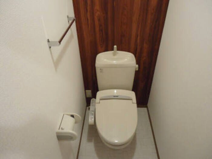 物件内観写真4　(B202 温水洗浄便座)