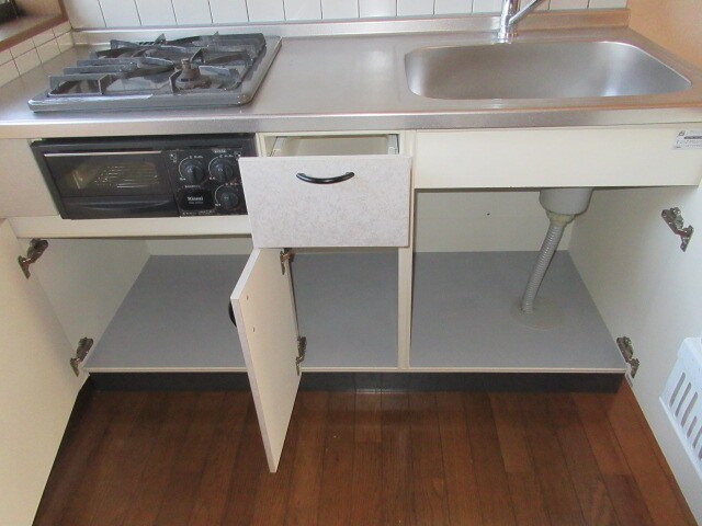 物件内観写真9　(2階別室の参考写真です。現況を優先します。（208）)