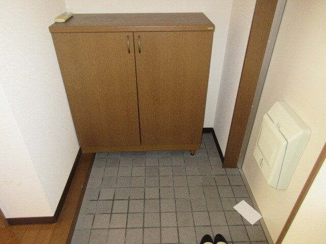 物件内観写真15　(2階別室の参考写真です。現況を優先します。（208）)