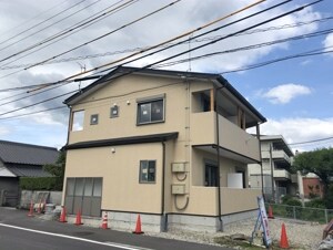 フラワーハウスの物件外観写真