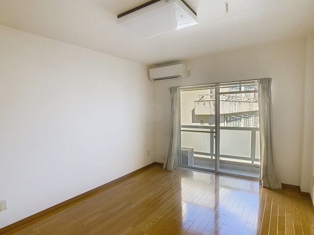 物件内観写真3　(2025年10月撮影※現況を優先します。)