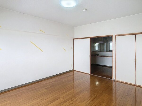 洋室(2025年5月撮影※現況を優先致します。)
