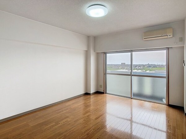 居室(2025年5月撮影※現況を優先致します。)