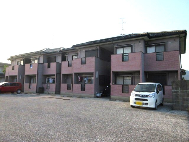 物件外観写真1　(現況と異なる場合は現況を優先します。)