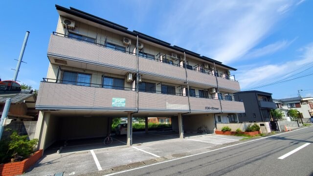 物件外観写真1　(現況と異なる場合は現況を優先します。)