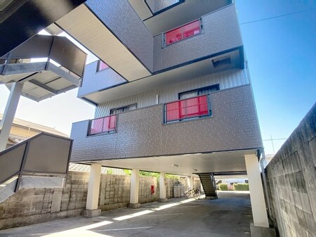 エレガンスYOU B棟外観写真