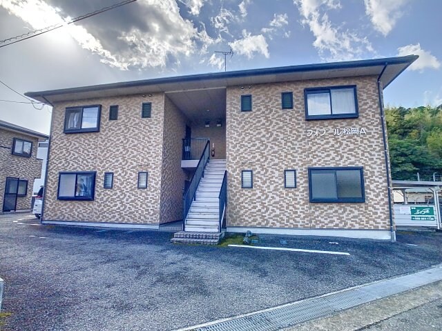 物件外観写真1　(現況と異なる場合は現況を優先します。)