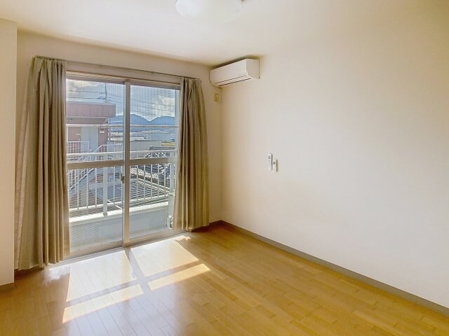 物件内観写真3　(2025年10月撮影※現況を優先します。)