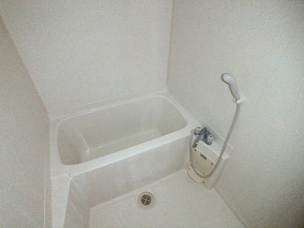 浴室(2025年10月撮影※現況を優先します。)