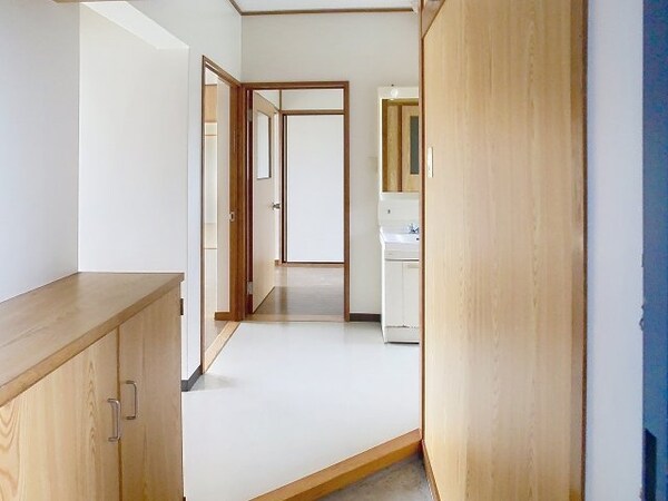 玄関(2025年11月撮影※現況を優先します。)