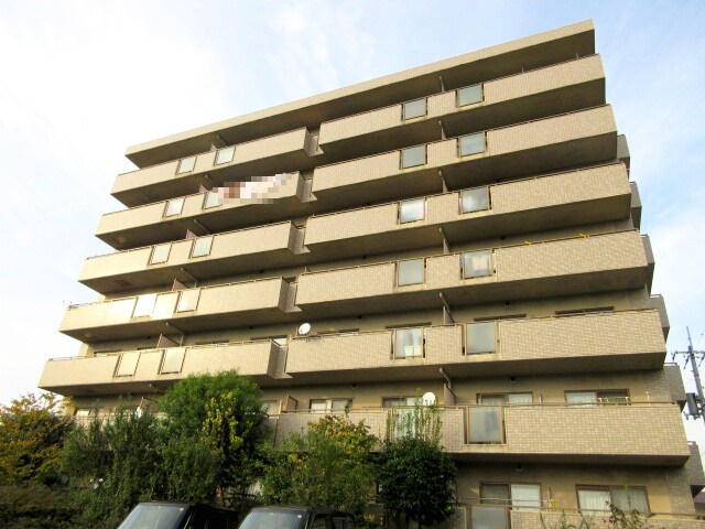 物件外観写真1　(2016年10月撮影)