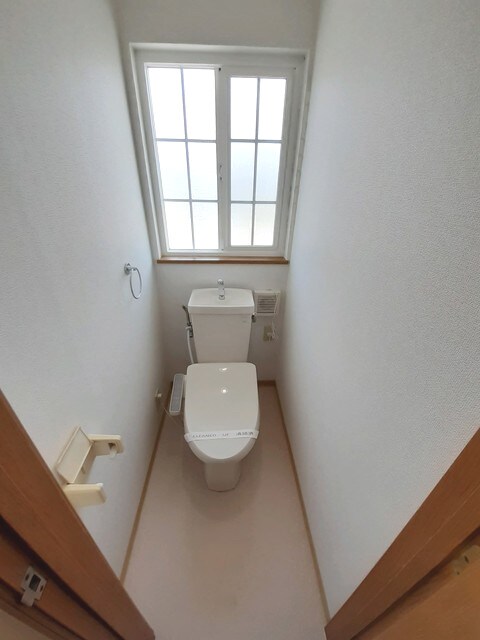 物件内観写真6　(トイレ)