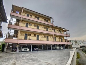 山岡ハイツ外観写真