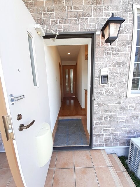 物件内観写真13　(玄関)