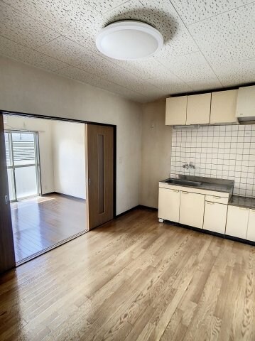 物件内観写真3　(2023年4月撮影※現況を優先します。)