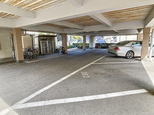 駐車場(現況と異なる場合は現況を優先します。)
