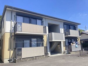 ハイツ・フローラル B棟外観写真