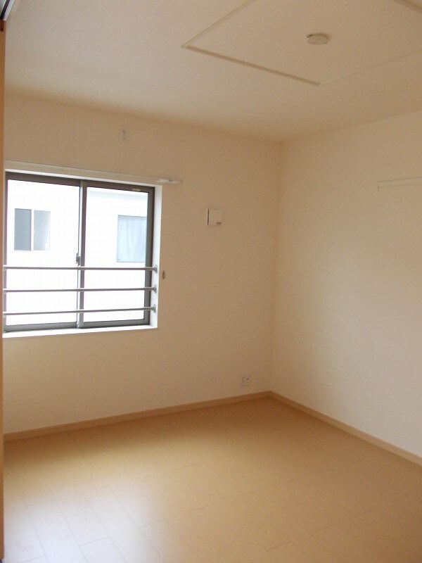 物件内観写真8　(居室・リビング)