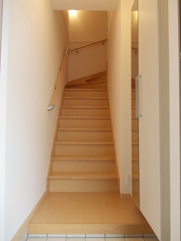 物件内観写真14　(玄関)