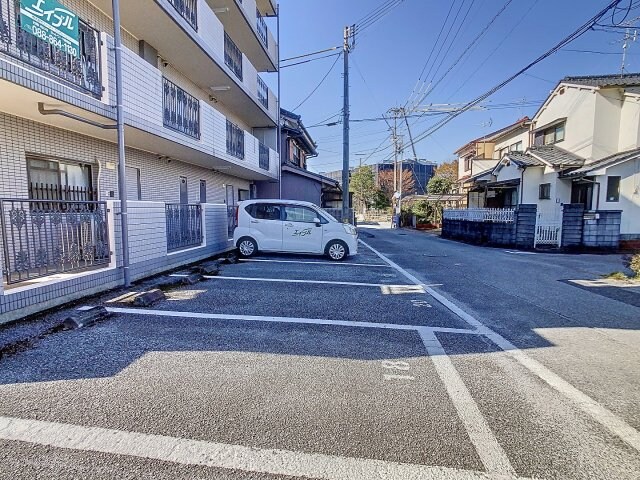 物件外観写真2　(現況と異なる場合は現況を優先します。)