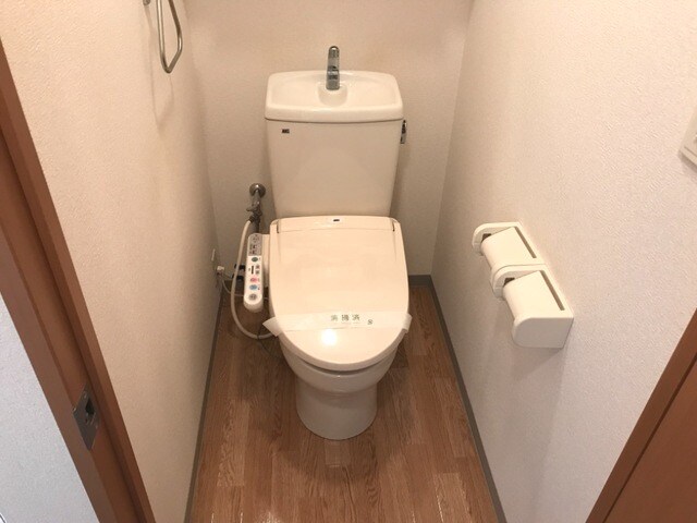 物件内観写真6　(シャワー付トイレ(イメージ))