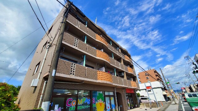 物件外観写真1　(現況と異なる場合は現況を優先します。)