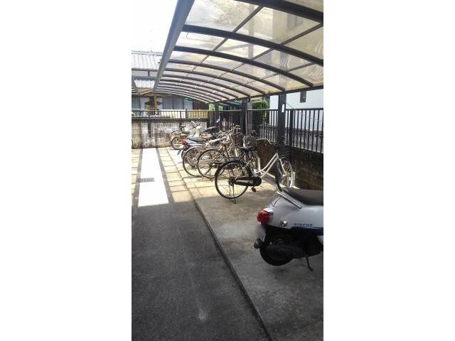 物件内観写真3　(現況と異なる場合は現況を優先します)