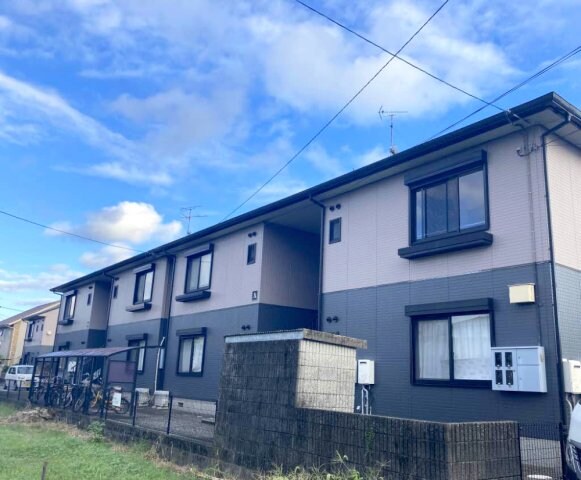 ハイツ足達 B棟の物件外観写真