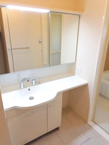 物件内観写真6　(洗髪洗面化粧台)