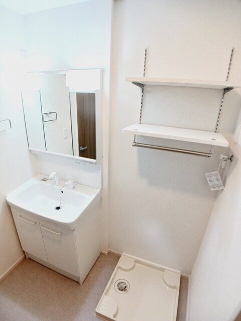 物件内観写真7　(洗面所)