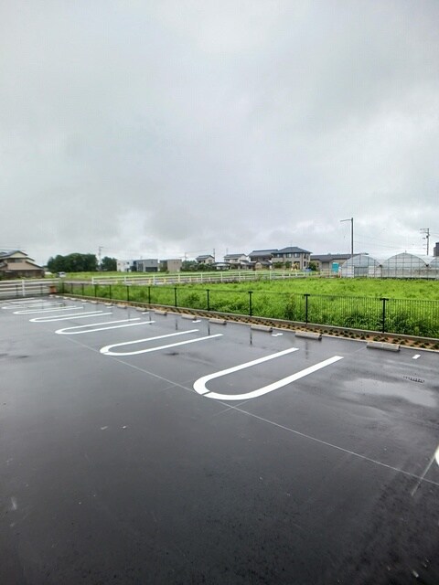 物件外観写真2　(駐車場)
