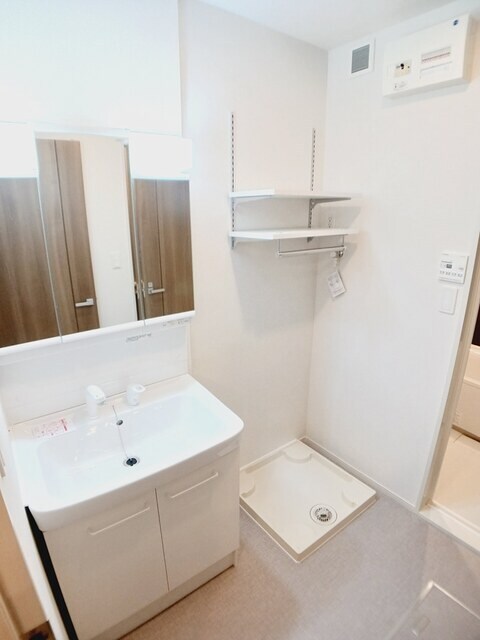 物件内観写真7　(洗面所)