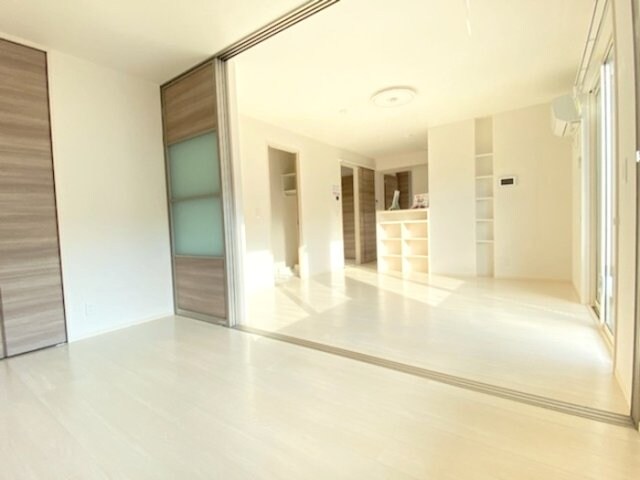 物件内観写真4　(西洋室～LDK)