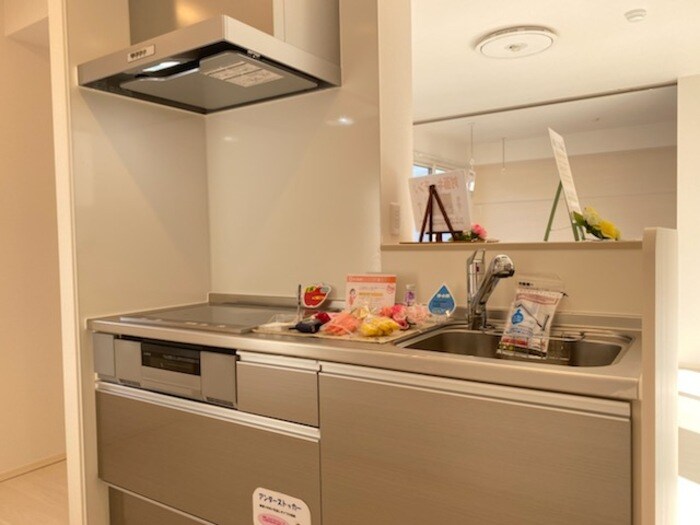 物件内観写真5　(システムキッチン)