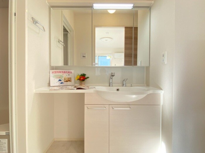 物件内観写真8　(洗髪洗面化粧台)