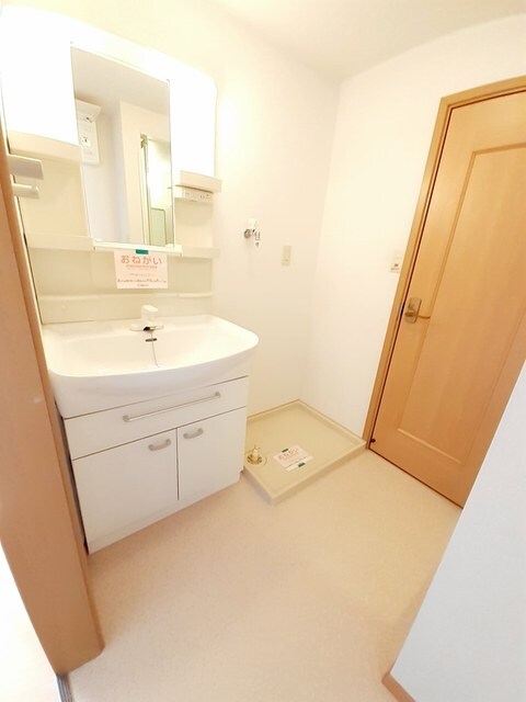 物件内観写真7　(洗面所)